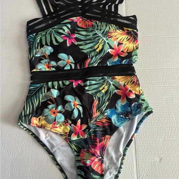Size small tropical one piece swim suit - Picture 3 of 7